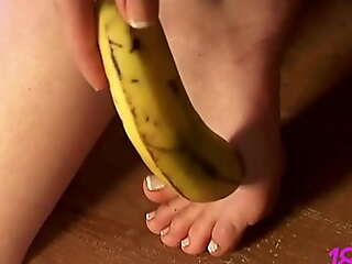 Crazy Cuckoo Teen Ivy Summers Gets Butt Naked and Hot Messy With Banana!