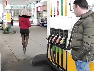 German blonde teen bitch go on with at gas station and fuck