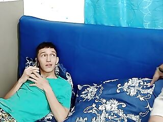 Stepsister enters my room very horny and fucks me while I deliver to my phase on the phone - Porn in Spanish