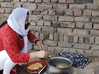 Khane Banay K Baad Phudi Marwa Li Husband Se Desi Homemade